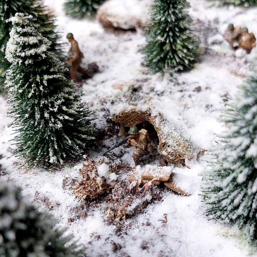 Détail : Panneaux d'indication et mur soufflé par un obus